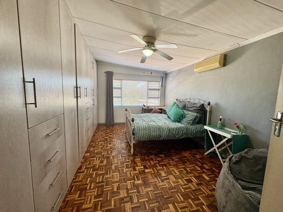 4 Bedroom Property for Sale in Protea Heights Western Cape